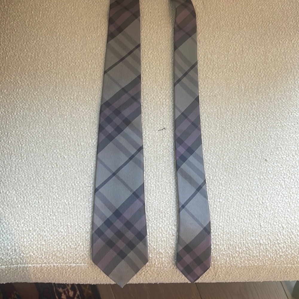 Burberry purple check 2.75” wide tie in good condition